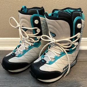 Roxy women’s snowboard boots sz 7